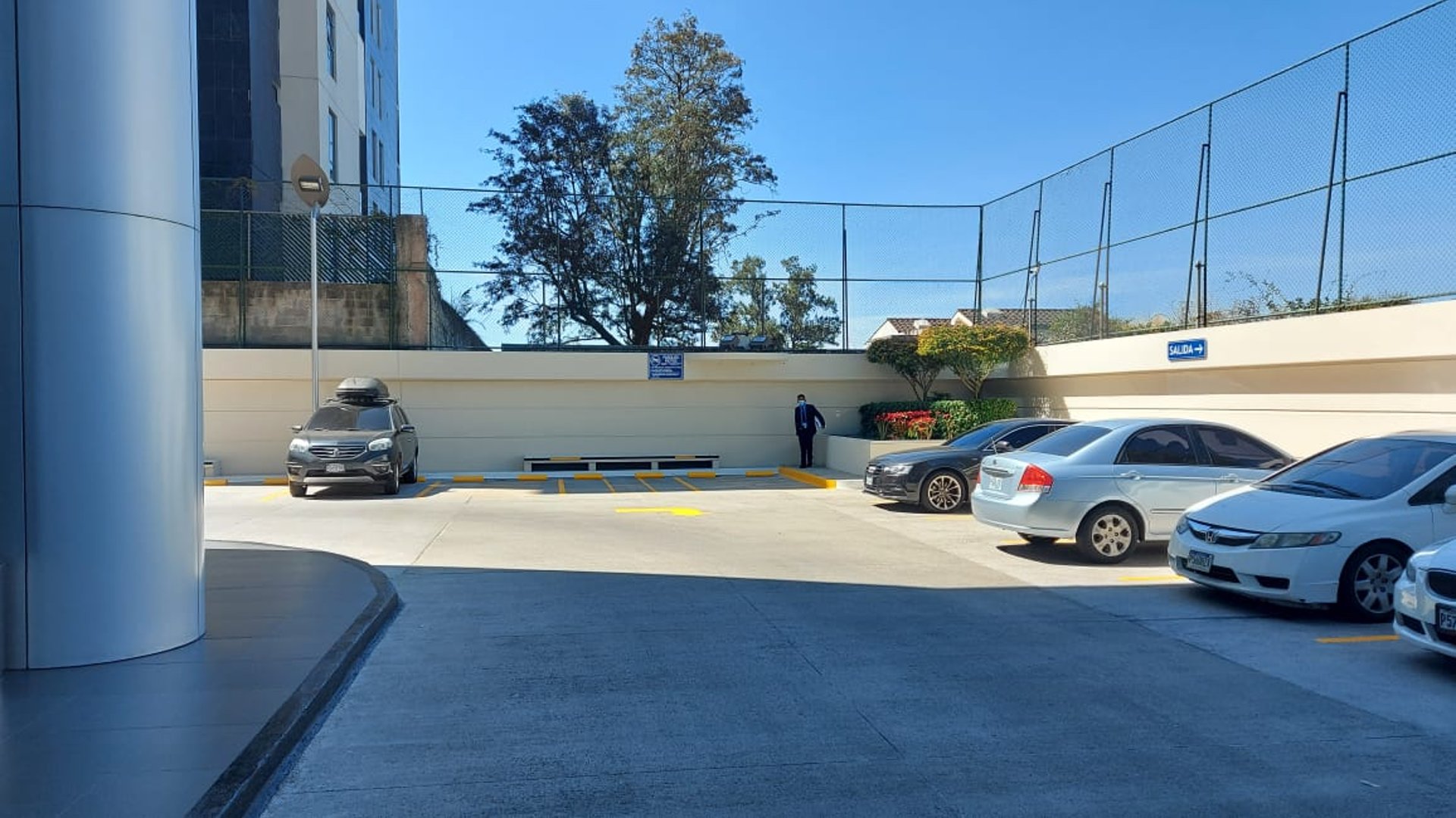 Zona 15 | Local en venta | 84.64 m² | Edificio Avante - Miniatura 7