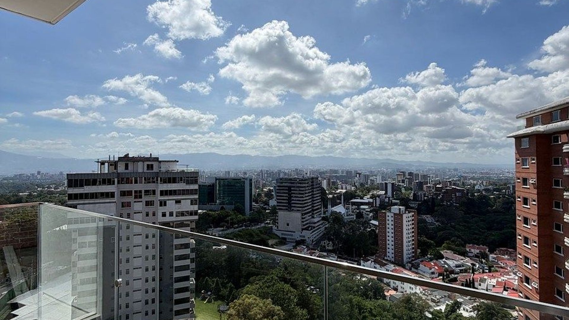 Apartamento en Renta – Albero San Lázaro, Zona 15 - Miniatura 3
