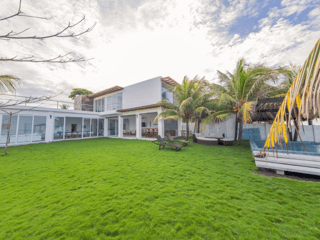 Venta Casa Vacacional a orillas de Playa Monterrico - 2