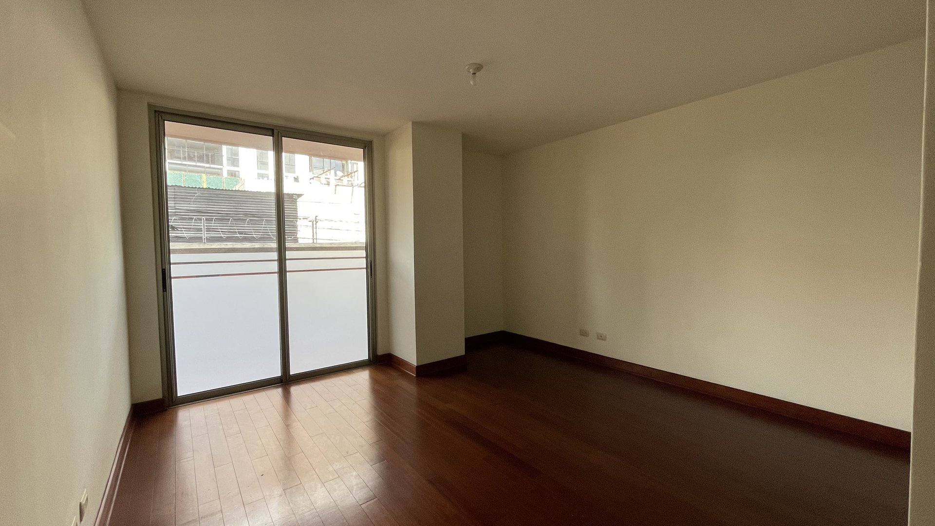 Apartamento en Alquiler Edificio Benevento, zona 14 - Miniatura 16