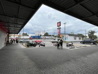 Local en renta en plaza comercial en el km 20 CA-9 - 3