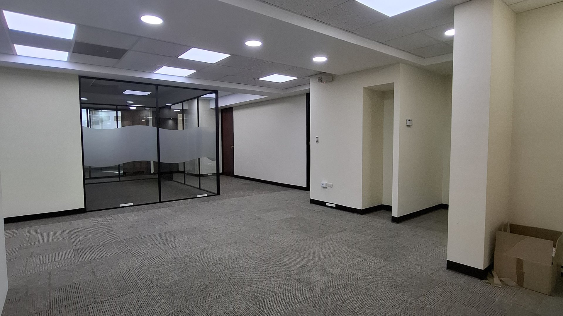 Oficinas Amplias en renta en Europlaza Zona 14