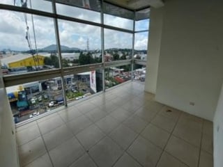 Vendo amplio Penthouse en Edificio Scena Bussiness Center - 3