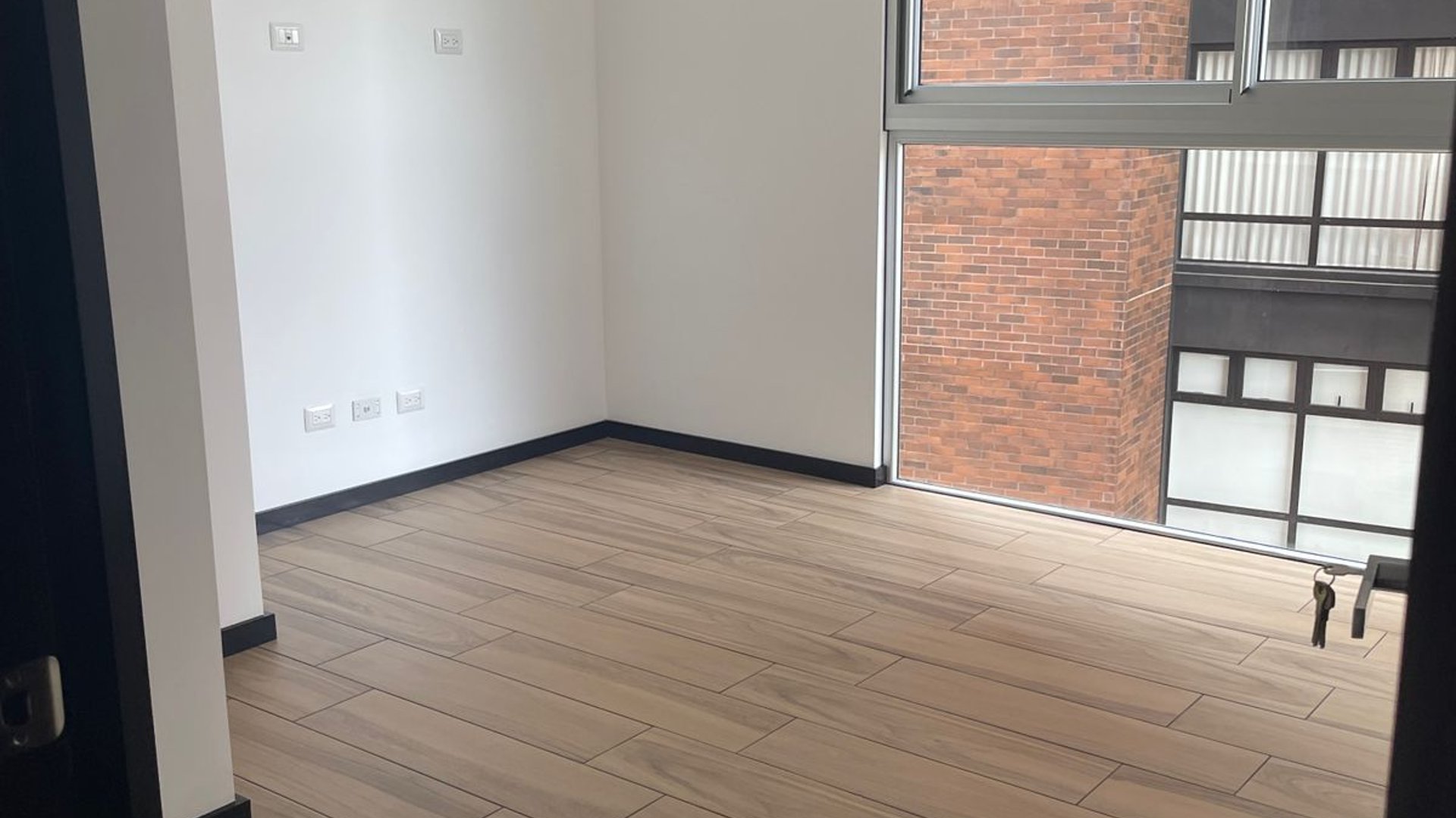 Hermoso apartamento en renta /venta zona 15,vh1 (parque) - Miniatura 13