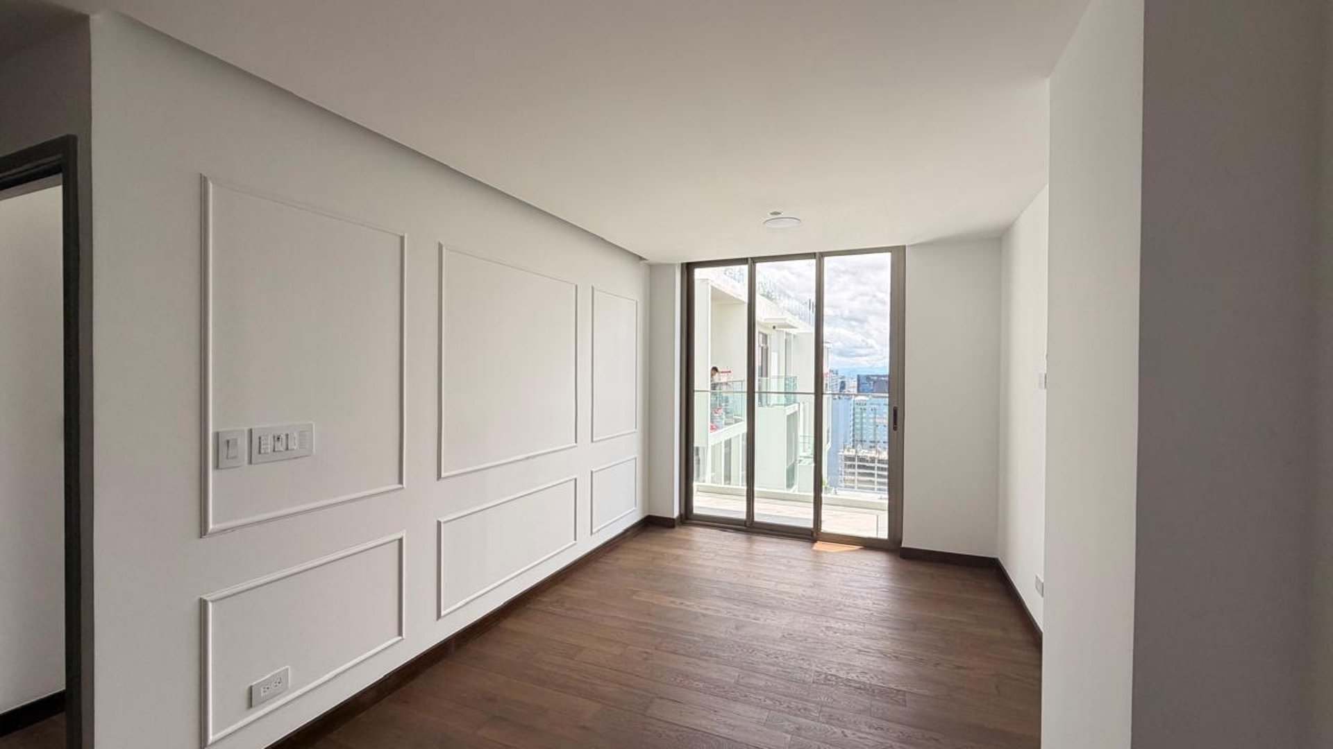 Apartamento en Alquiler Edificio Atarah, zona 10 N20 - Image 1