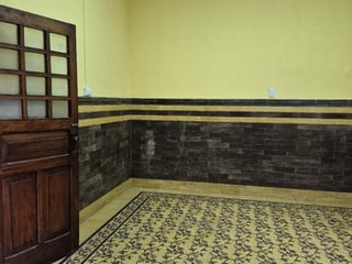 Rento Casa Grande para Oficinas o entidades en zona 2 - 4