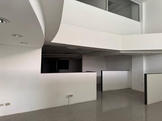 Local Comercial en Renta en Calzada Roosevelt zona 7 - 2