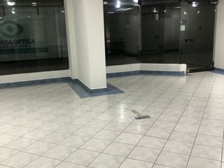 Vendo 2 locales para inversión Primer nivel | Edificio Avenida, Z 10 - 2