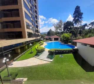 Apartamento en Venta en Edificio Milenia, dentro de Oakland, Zona 10