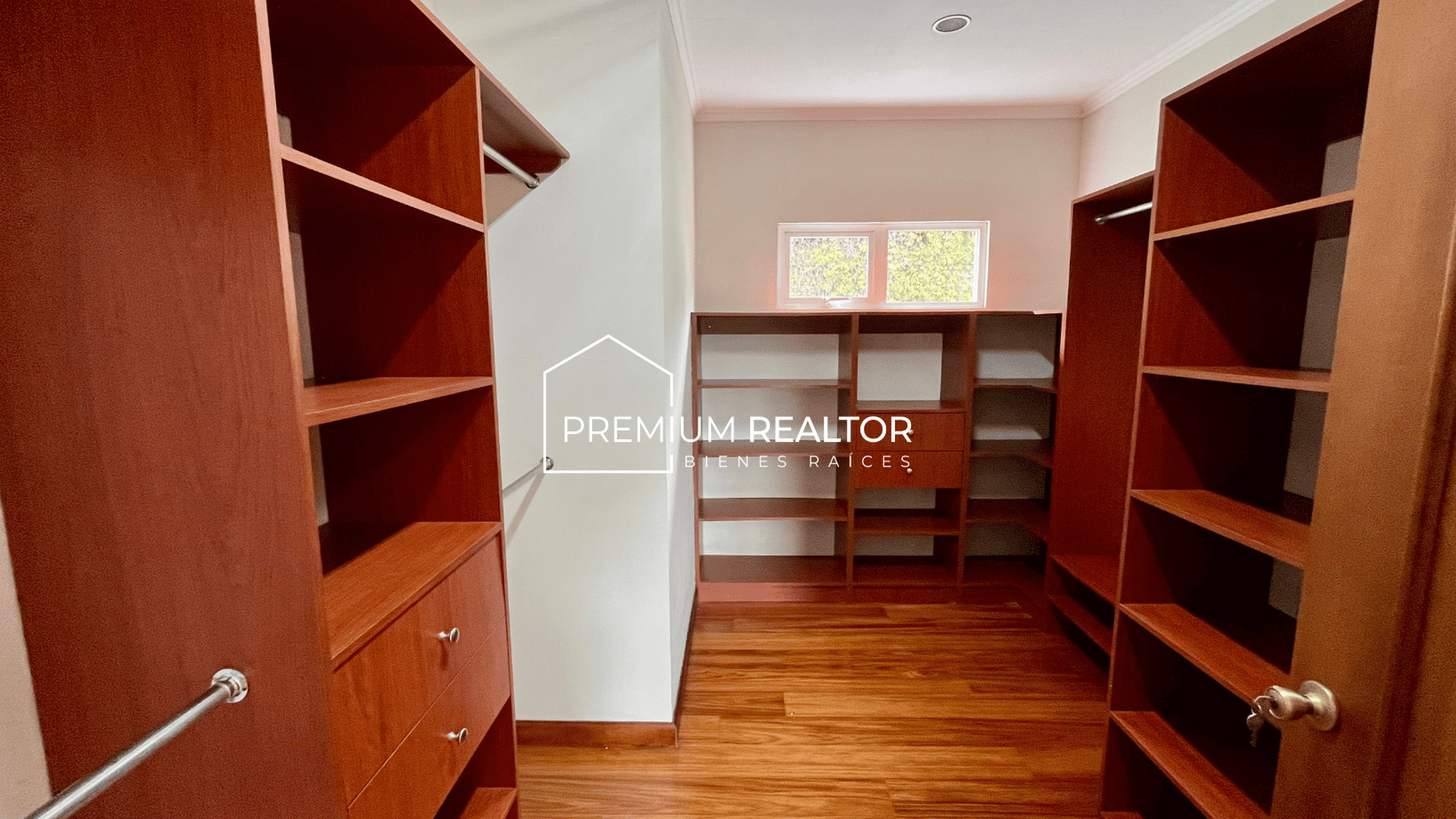 Luxurious 4-Bedroom House with Garden in Casa & Campo, Fraijanes - Rent $2800 - Miniatura 5