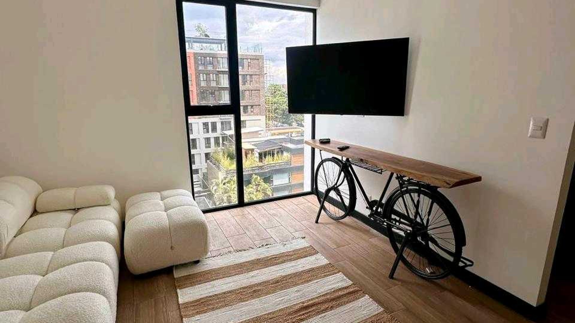 APARTAMENTO EN VENTA PARA INVERSIONISTA ???? Edificio Senseti, zona 10 - Miniatura 4