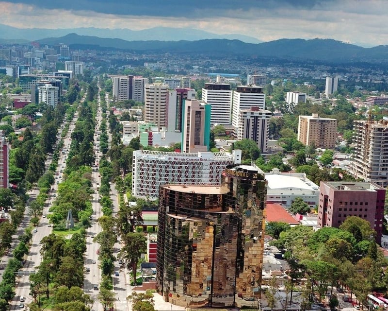 OPORTUNIDAD ÚNICA - PROPIEDAD EN ESQUINA SOBRE AV. REFORMA EN VENTA , zona 10