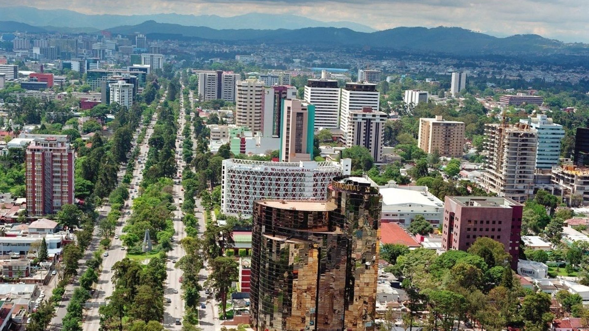 OPORTUNIDAD ÚNICA - PROPIEDAD EN ESQUINA SOBRE AV. REFORMA EN VENTA , zona 10