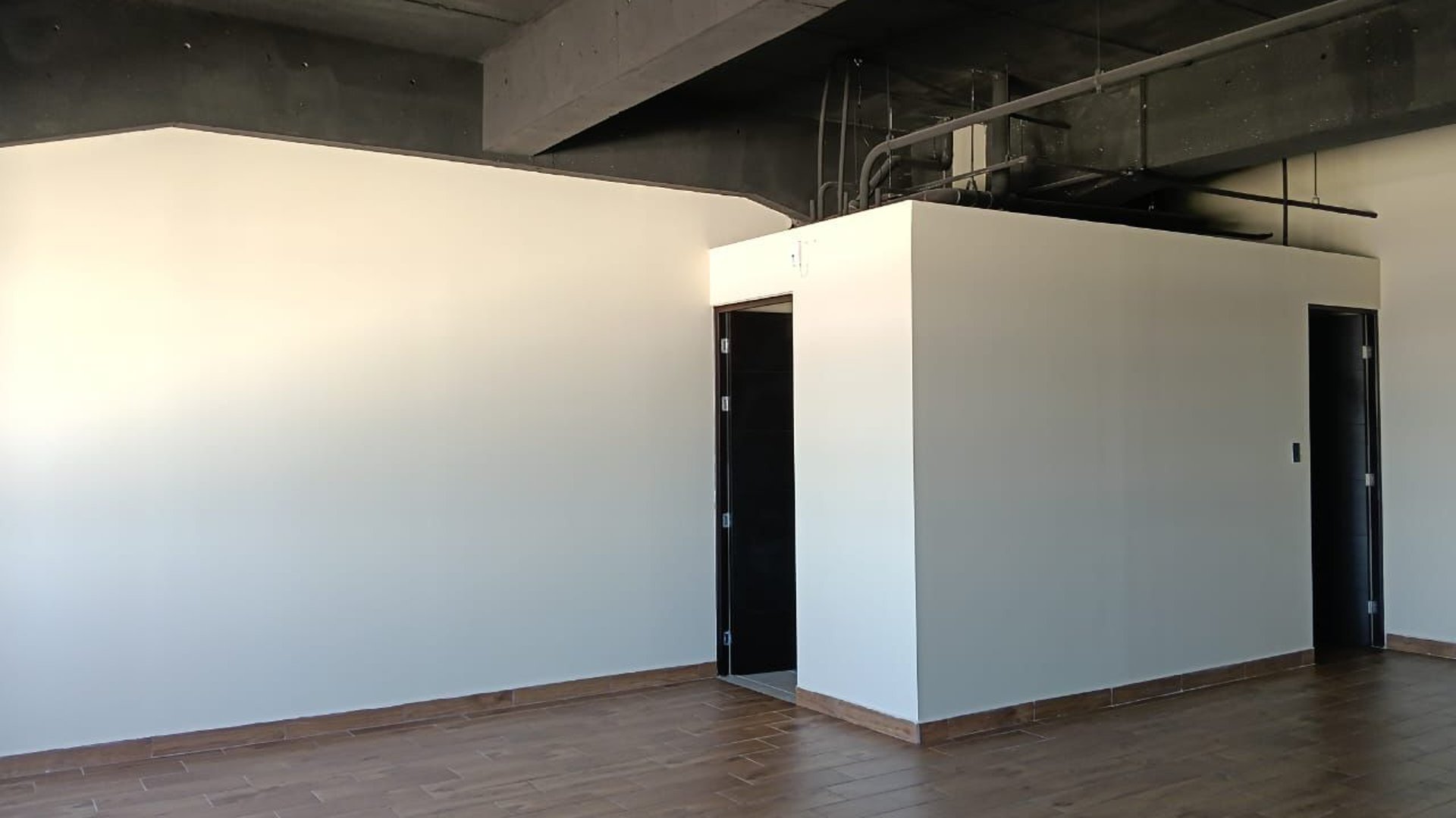 Oficina Ejecutiva en Renta en Zona 12 - Miniatura 5