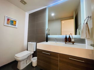 VENTA DE AMPLIO APARTAMENTO DE 2 NIVELES - VEINTI4, ZONA 10 - 5