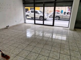 Alquilo Local Comercial en z1 - 2