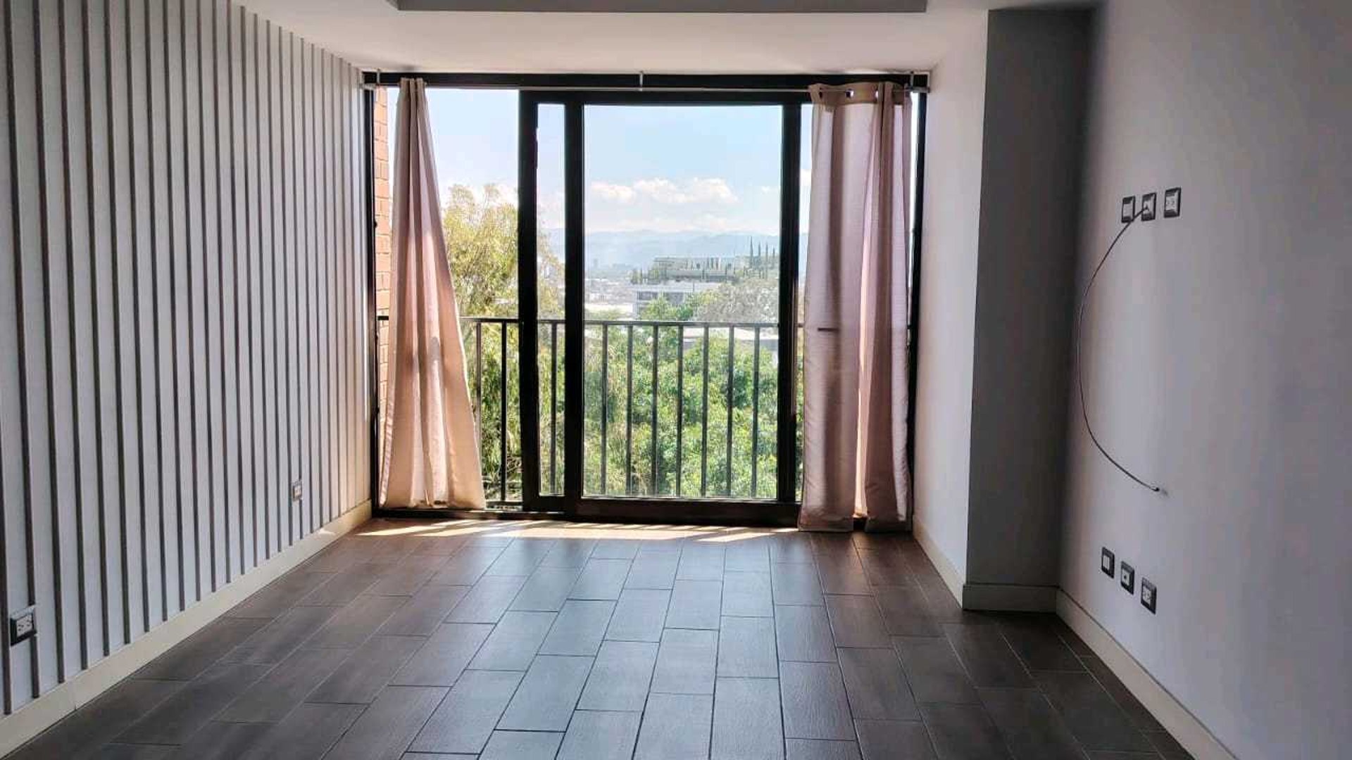 APARTAMENTO EN ALQUILER???? Edificio Tribeca, Zona 11 - Miniatura 4