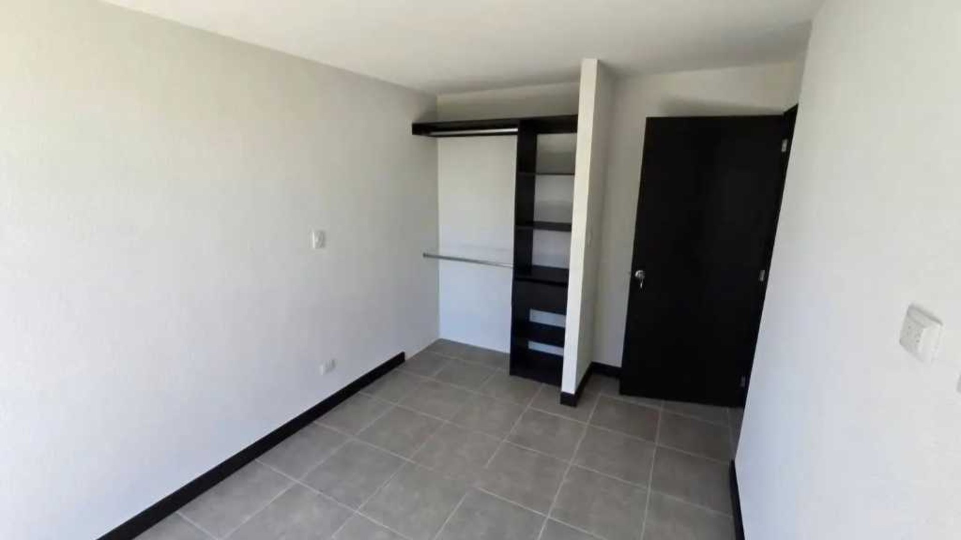 APARTAMENTO EN RENTA – ESENTA, ZONA 12 - Miniatura 5