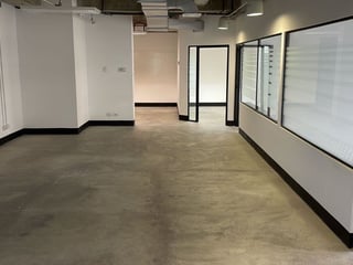 DESIGN CENTER / Oficina en venta, zona 10 - 2