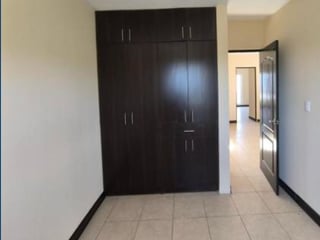 Venta de casa en Condominio La Reserva Km 26.6 Carr. El Salvador - 4