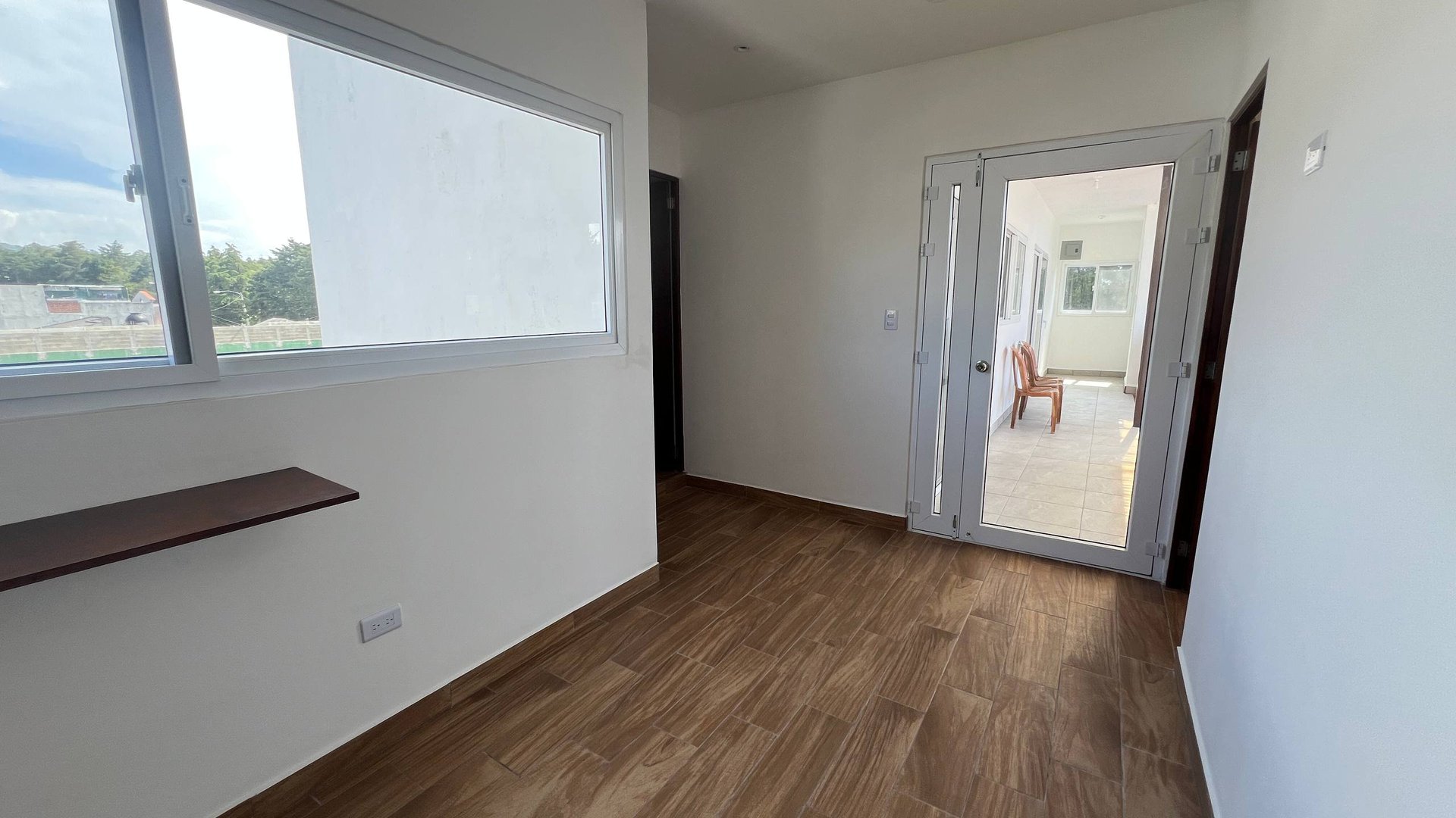 Apartamento D3 en renta en Hacienda Real zona 16 - Miniatura 2