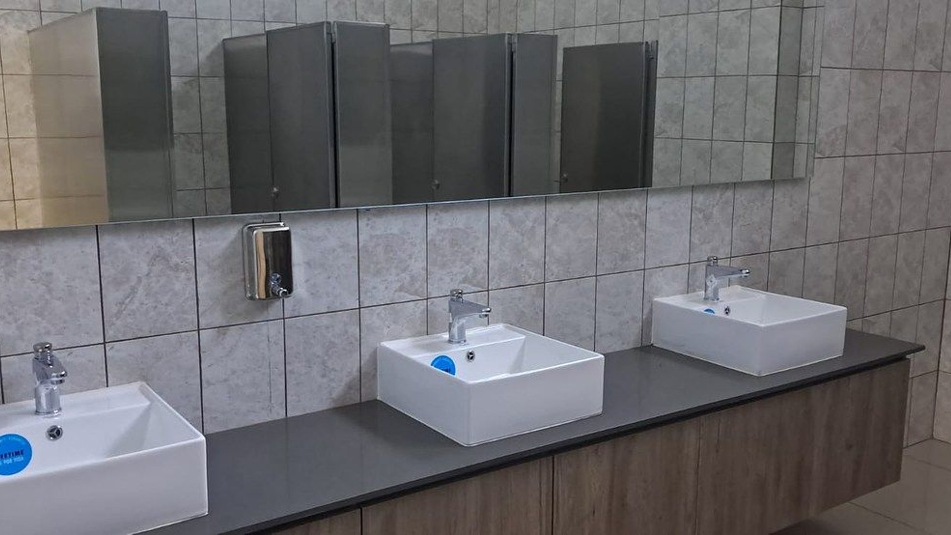 Edificio de oficinas en ALQUILER en San José Pinula - Miniatura 6