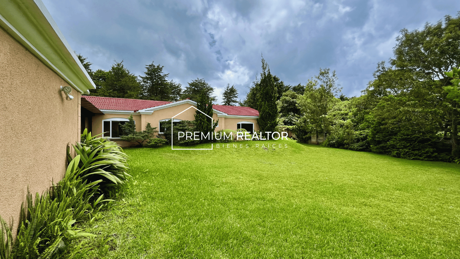 Luxurious 4-Bedroom House with Garden in Casa & Campo, Fraijanes - Rent $2800 - Miniatura 19