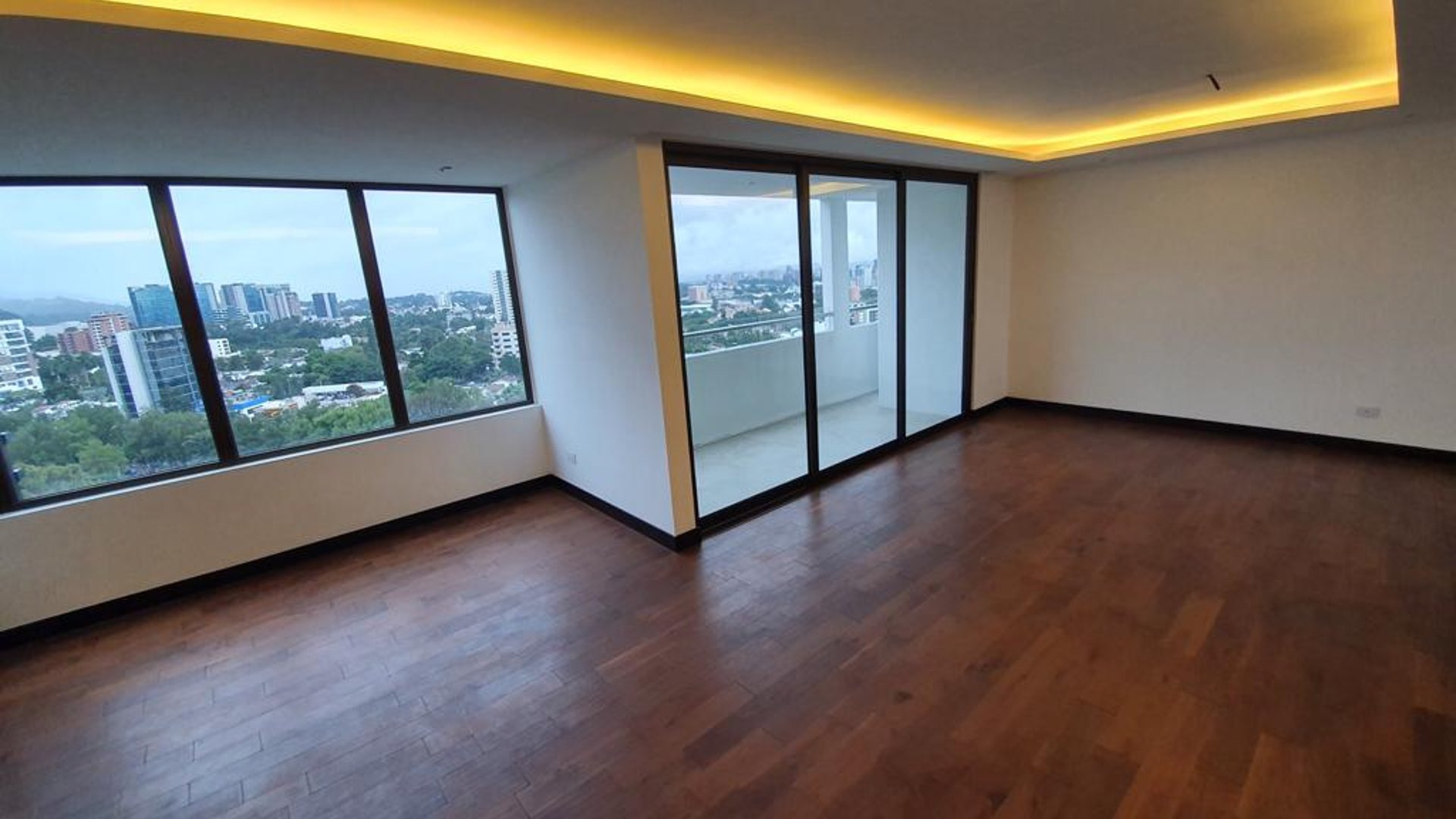 VENDO PENTHOUSE EN ZONA 15 EDIFICIO LIV