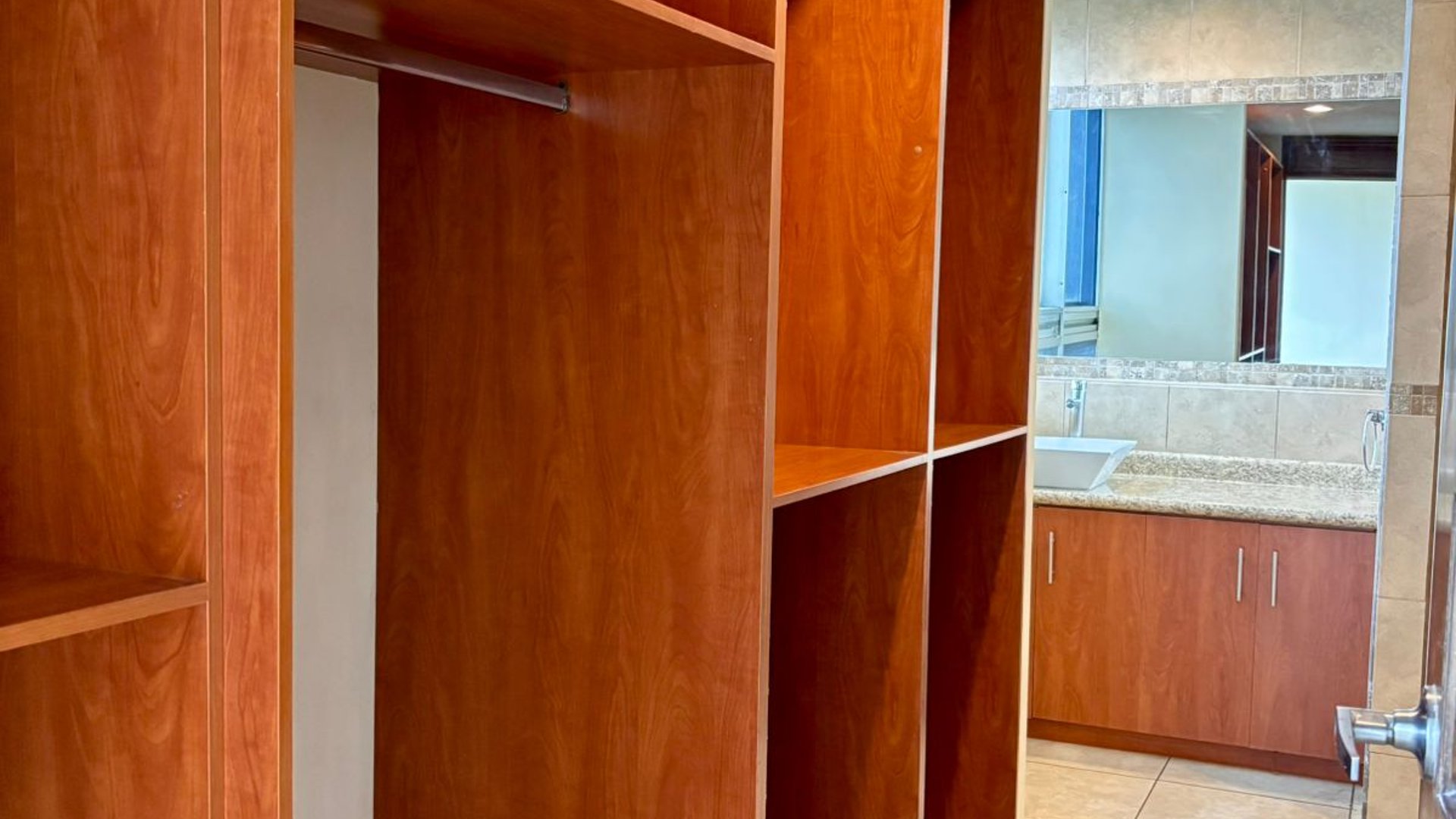 ???? APARTAMENTO EN RENTA – 2 HAB  | EDIFICIO CONVISTA | ZONA .15 - Miniatura 8