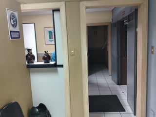 Renta de Oficina en zona 10 en la 6a avenida. - 3