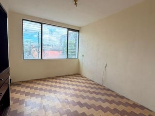 📍 CASA EN ALQUILER – 6 AMBIENTES | ZONA 6, CERCA DE CALLE MARTÍ - 4