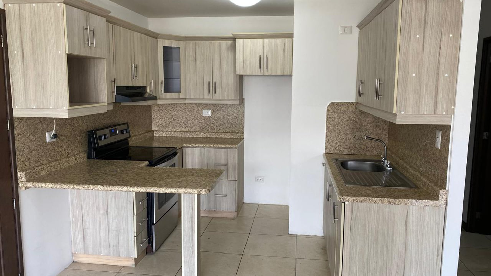 Apartamento en Edificio Portico zona 7 - 3 habitaciones Ref-5876