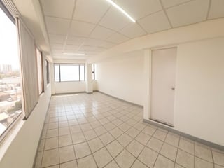 Oficina venta con 2 parqueos 20 calle Zona 10 - 2