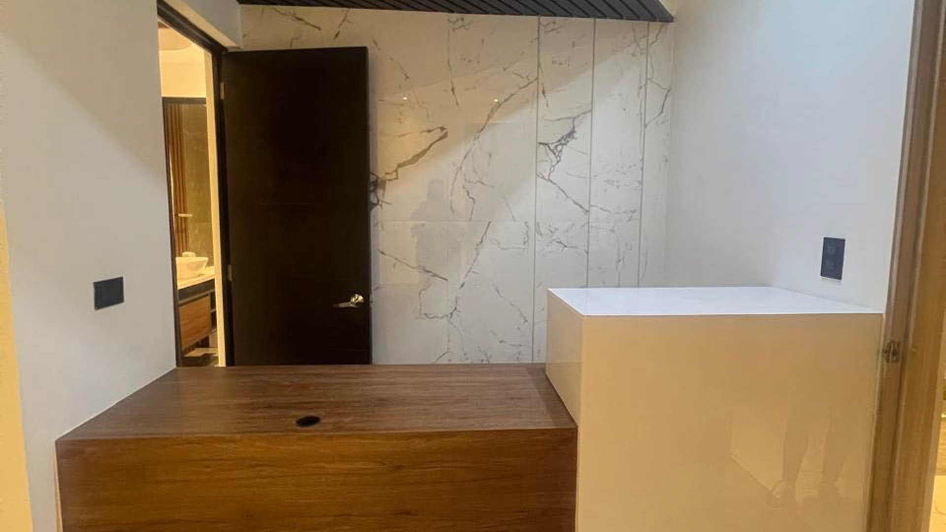 MUNDO INMOBILIARIO RENTA CLINICA EN ZONA 10 - Miniatura 6