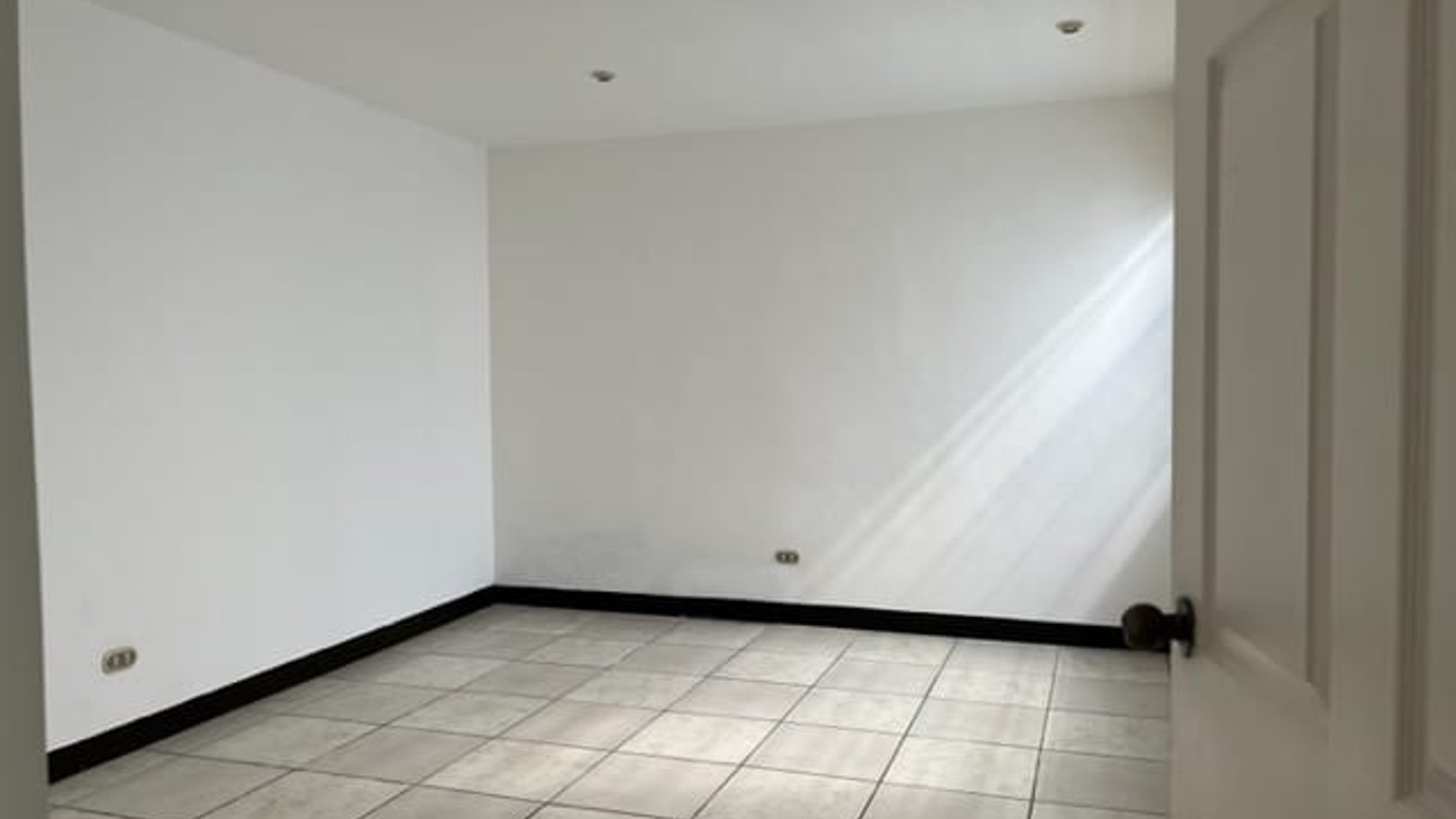 Vendo Hermosa Casa en Ciudad Nueva en la zona 2 - Miniatura 9