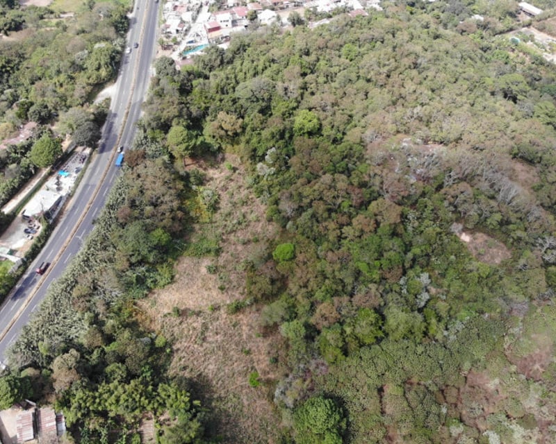 Venta terreno 2.5 manzanas Carretera al Salvador