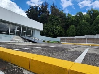 🏢 LOCAL COMERCIAL EN RENTA – COMPLEJO CES - 5