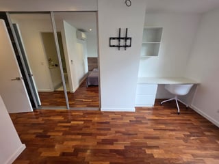 Renta de apartamento con balcon y 3 habitaciones en zona 10 Ref-5492 - 4