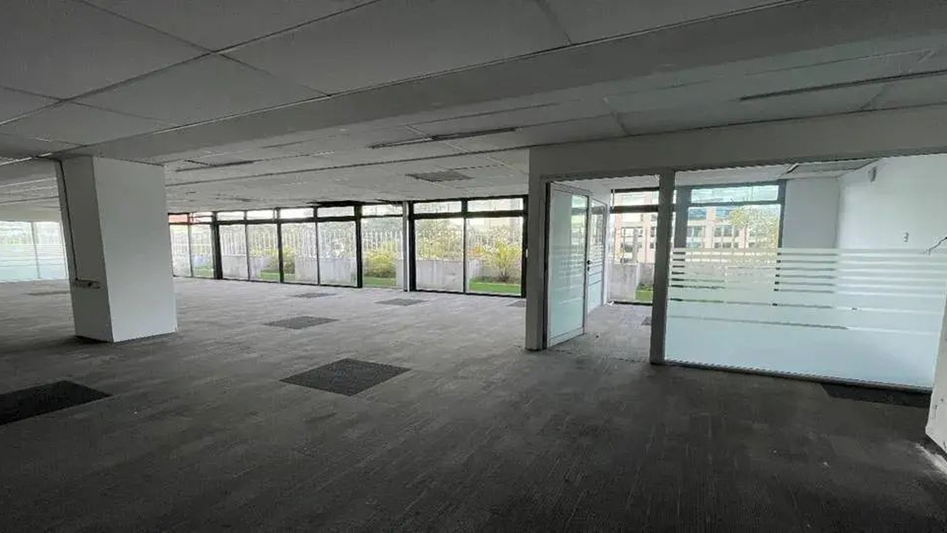Edificio en Venta ,Zona 9 - Miniatura 3