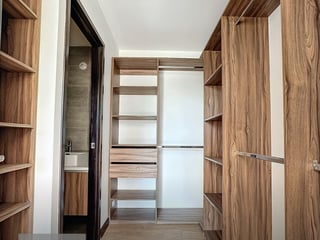 TORRE PRAGA / Apartamento en Venta para inversión, zona 15 - Image 16