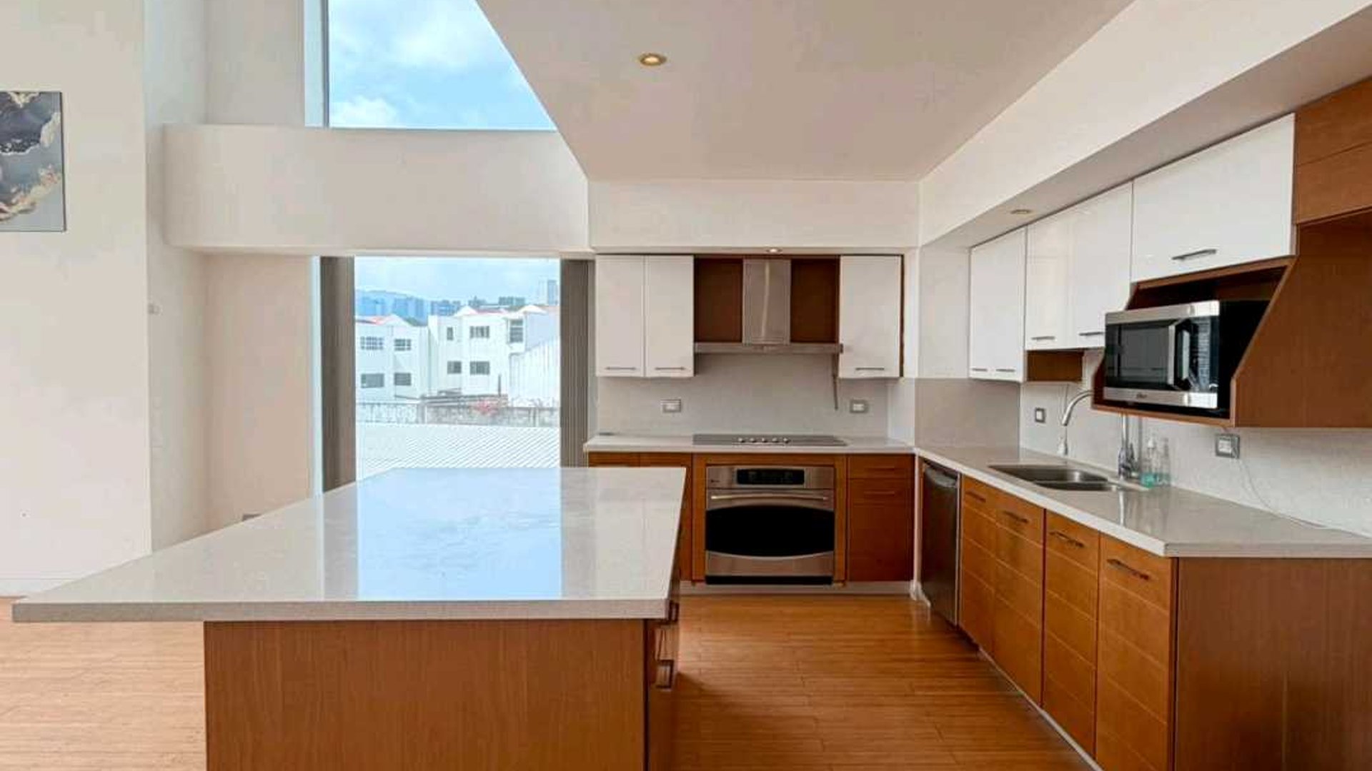 APARTAMENTO EN ALQUILER o VENTA ???? Edificio Atrium, zona 10 - Miniatura 6