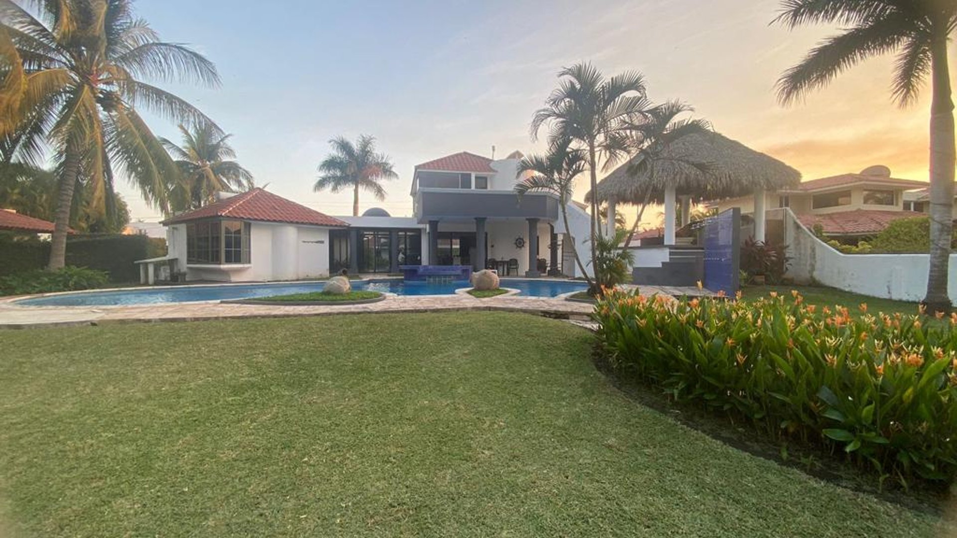PUNTA VELAS CASA EN VENTA - Image 1
