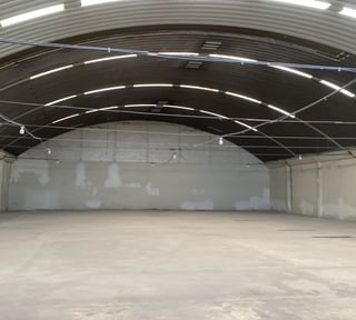Bodega industrial 1900 metros más 300 metros de oficinas.