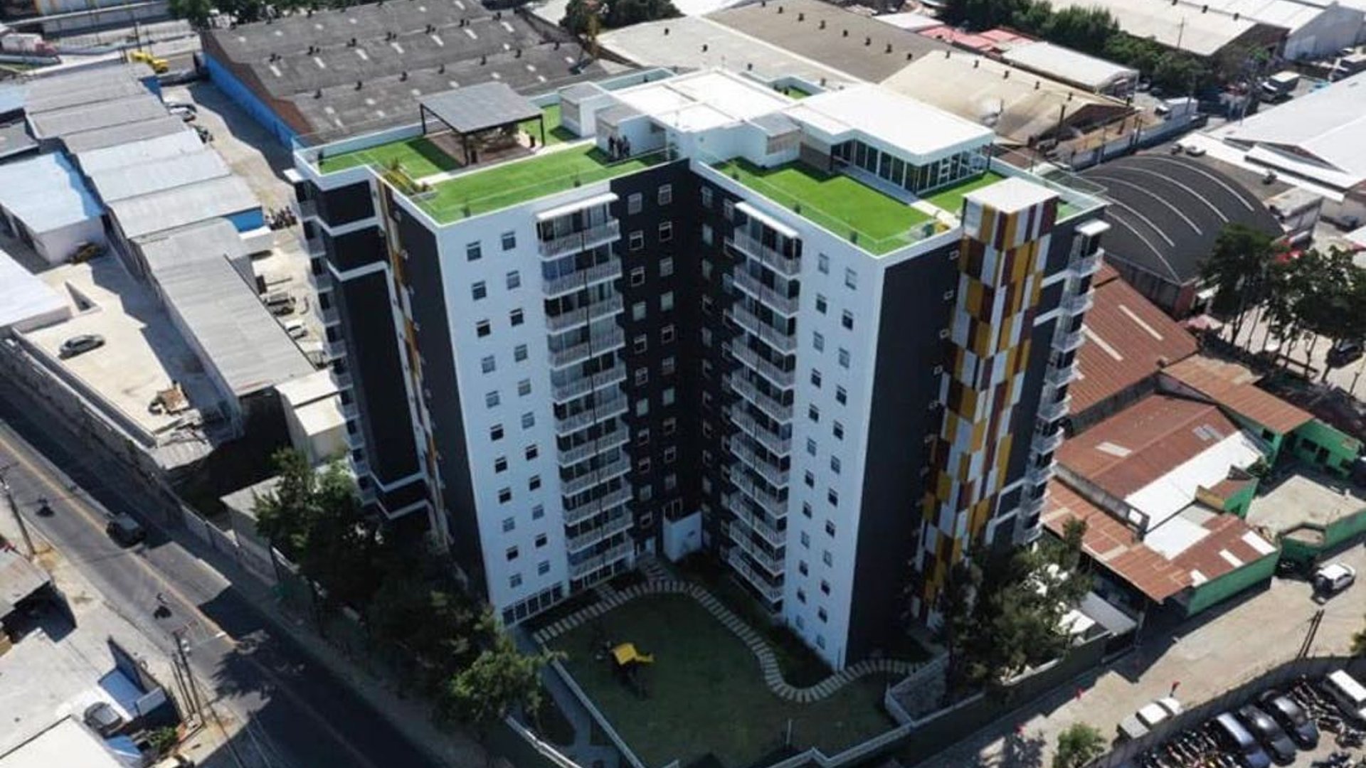 Venta de 2 apartamentos en Torre Pamplona zona 13 - Image 1