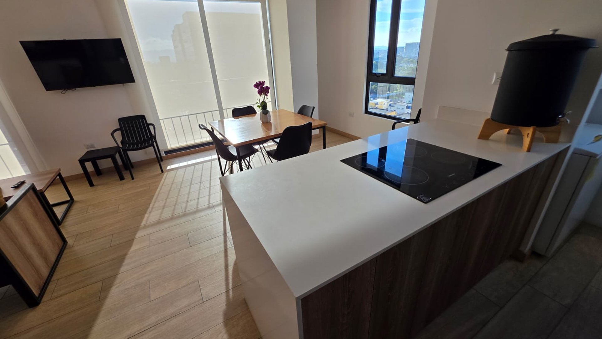 Apartamento amueblado en renta - 2 habitaciones en zona 10 Ref-5971 - Miniatura 5