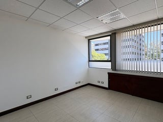 Oficina en Alquiler Edificio Marbella Zona 10 - Image 9