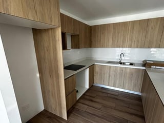 Apartamento Exclusivo en Zona 15, Guatemala: 3 Hab, 2.5 Baños, Seguridad 24/7 - 4