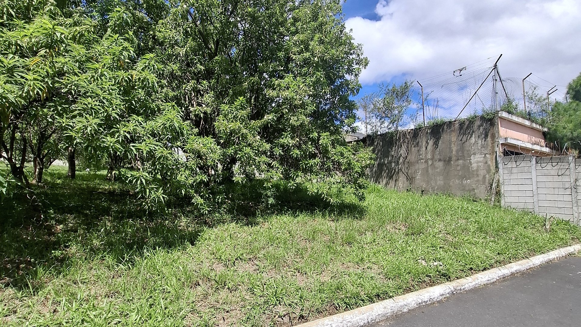 Terreno residencial en zona 8 de Mixco San Cristóbal