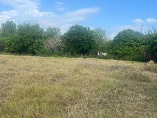 Terreno Comercial frente a carretera a Monterrico - 5