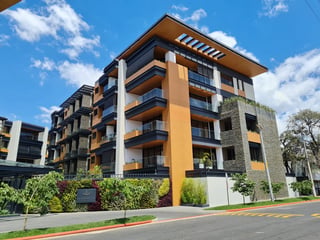 Exclusivo apto con terraza en Edificio Maranta Oakland zona 10 | 3 Habitaciones - Image 1